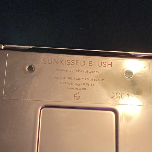 2 Blush Palettes- the Balm & Maelle - Picture 4 of 8